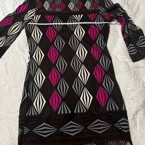 Diane Von Furstenberg Black and White  100% silk Dress 3/4 Sleeve